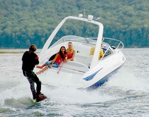 катер Cobra 2150 Prestige